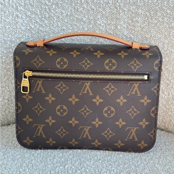 LOUIS VUITTON Monogram Pochette Métis - Picture 3 of 14